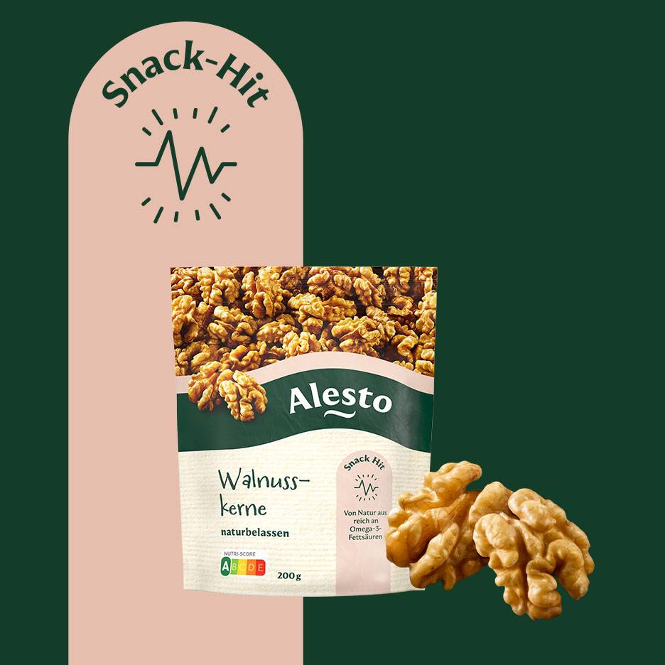 Опаковка орехови ядки с надпис „Snack-Hit“ и информация за омега-3 мастни киселини.