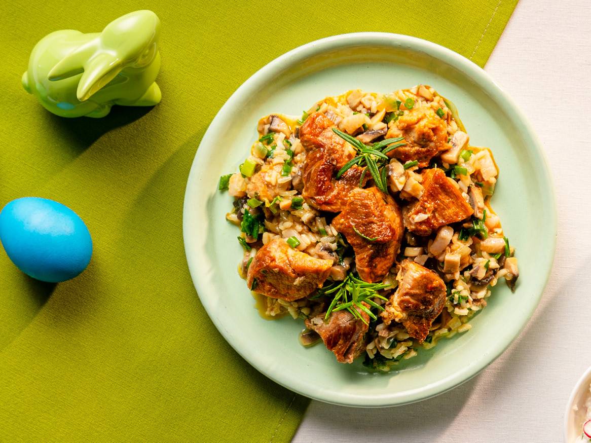 Пилешко с ориз и гъби.